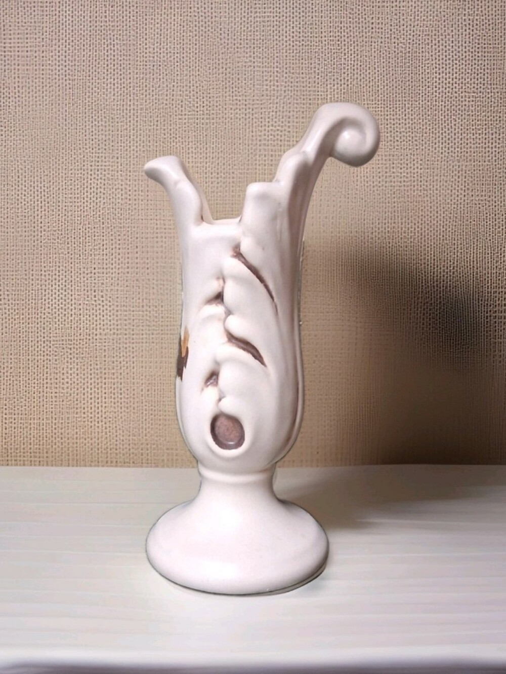 Vintage Red Wing Art Pottery Ivory And Brown 1940s 6" Bud Vase #529